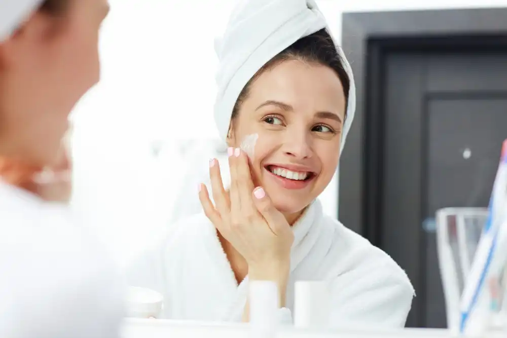 Squalane oil in skincare: benefits for hydration and elasticity